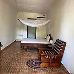 Zanzllywood Uroa Beach Apartments