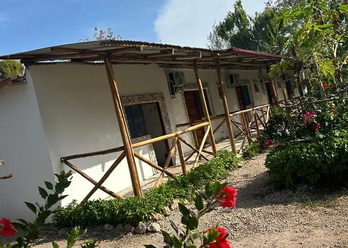 Zanzllywood Uroa Beach Apartments